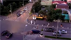 Tragedie evitată la limită: Accident cu şase maşini, într-o intersecţie din Bucureşti. „Semne de circulaţie anapoda”. VIDEO