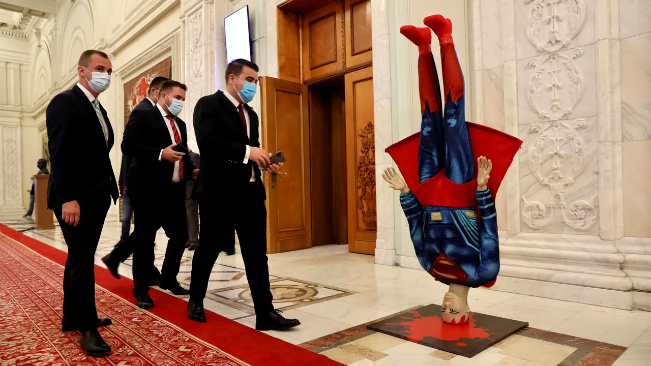 PSD: Superman Cîţu îşi încheie croaziera bezmetică în care a dus România, urmând să aterizeze forţat