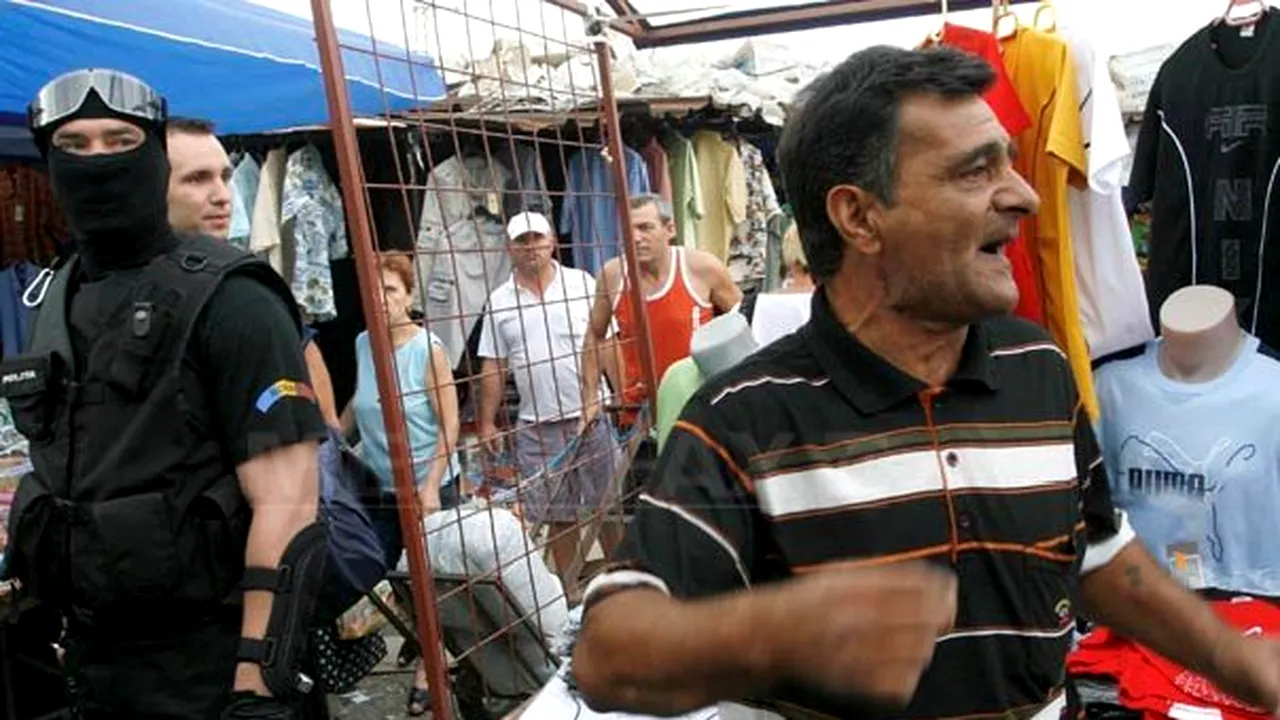 Controalele în Complexul Europa au continuat; standurile erau goale, comercianţii îşi luaseră marfa