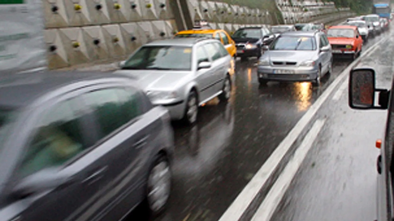Circulaţie în coloană pe DN 1, pe Valea Prahovei