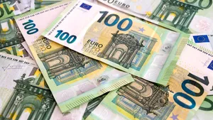 BNR ţine cursul stabil. Moneda europeană rămâne în preajma maximului istoric
