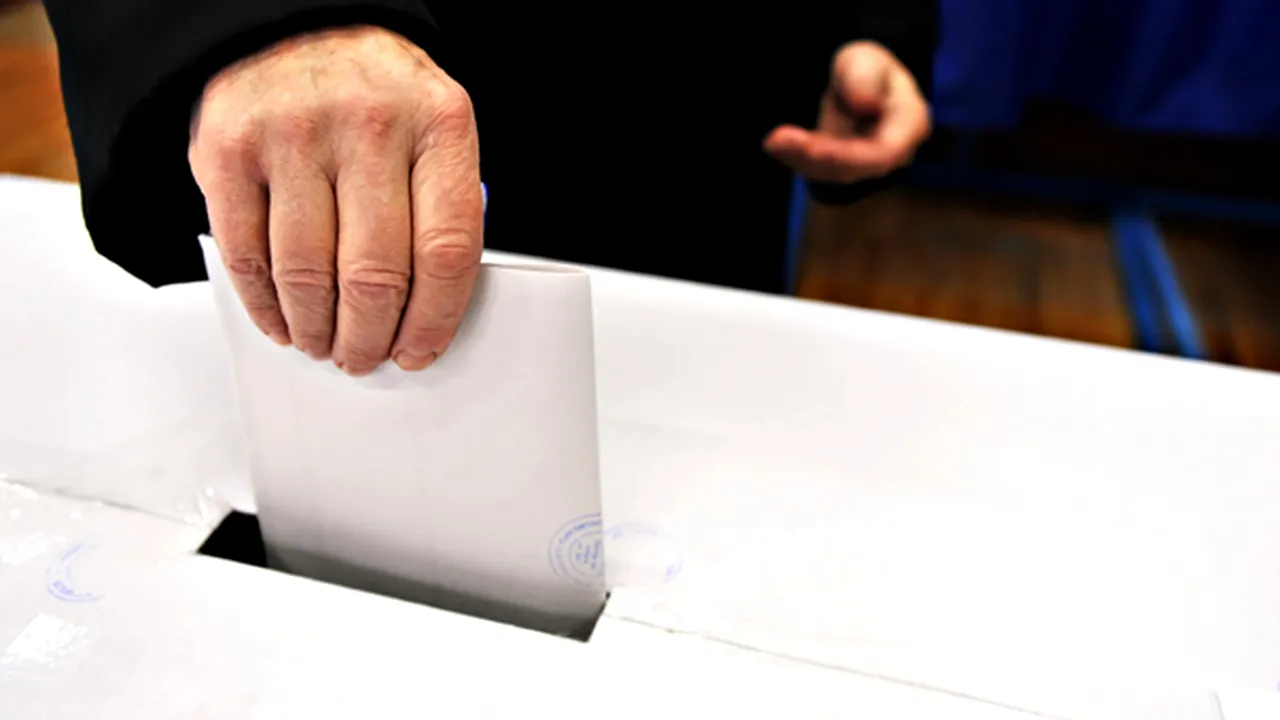 Cluj: Ghid electoral în limbile română şi romani, pentru ca romii să ştie cum să voteze la alegeri