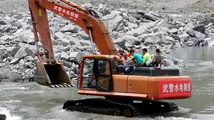 Echipele care caută supravieţuitori după alunecarea de teren din China urmează să fie evacuate