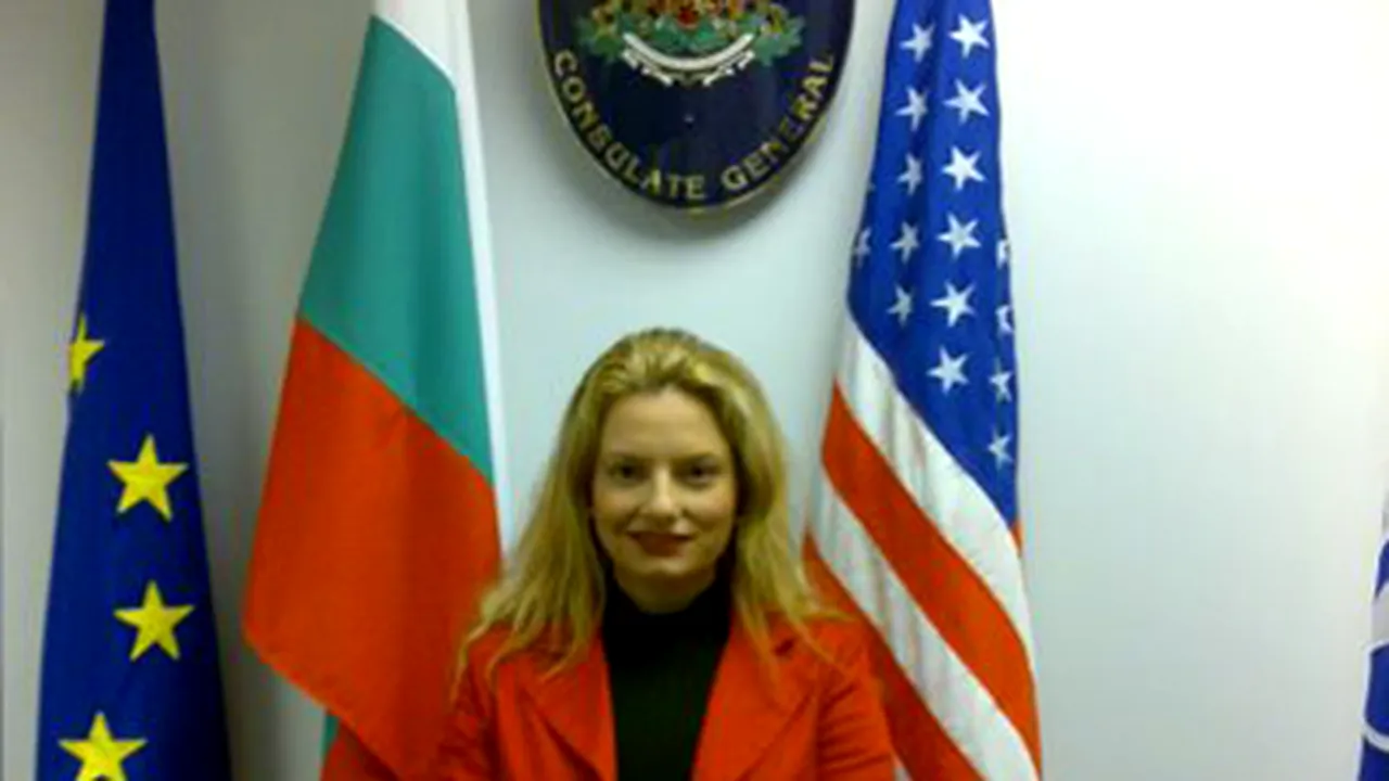 O tânără care şi-a publicat pe site fotografii erotice, noul consul bulgar la Chicago