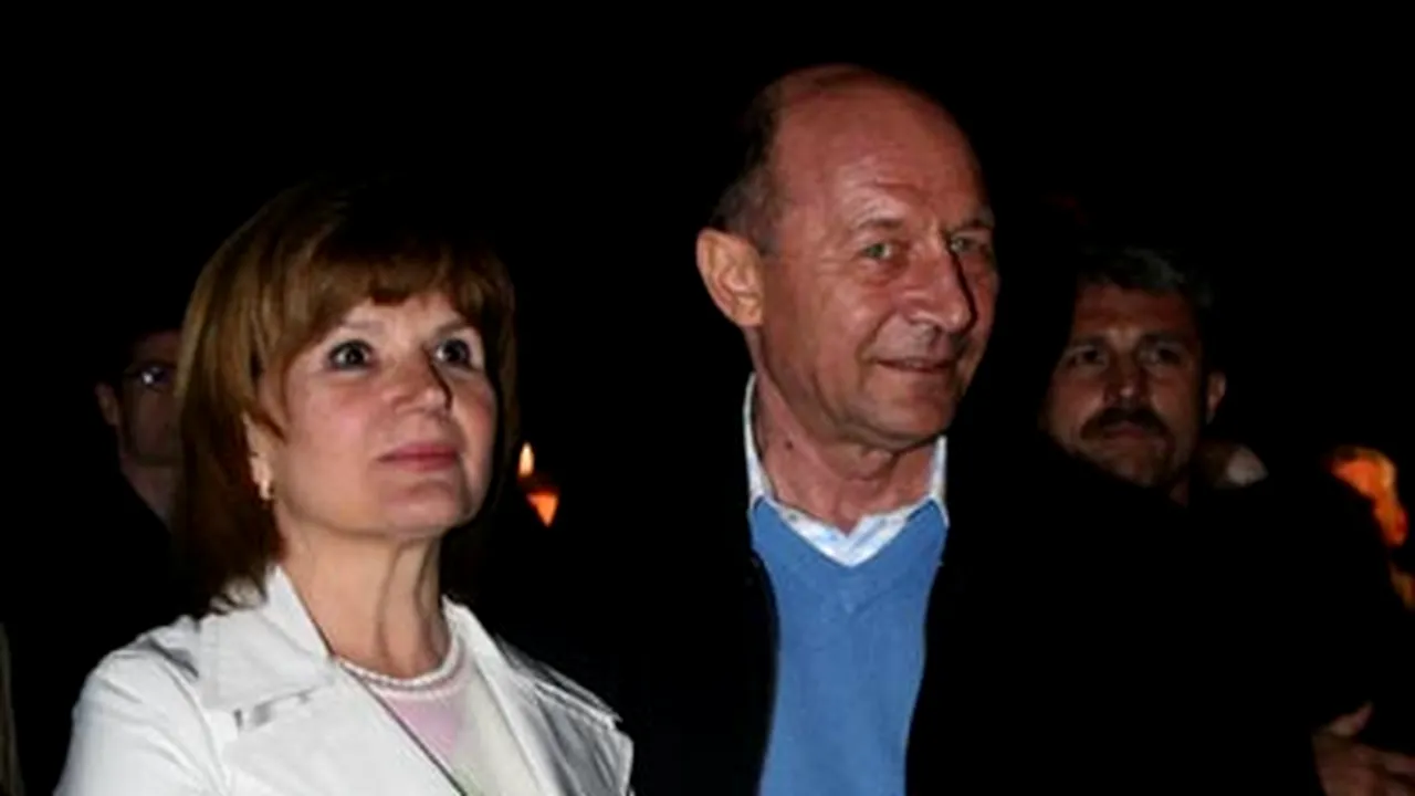 Traian Băsescu a ajuns la Predeal, unde ar urma să petreacă Revelionul