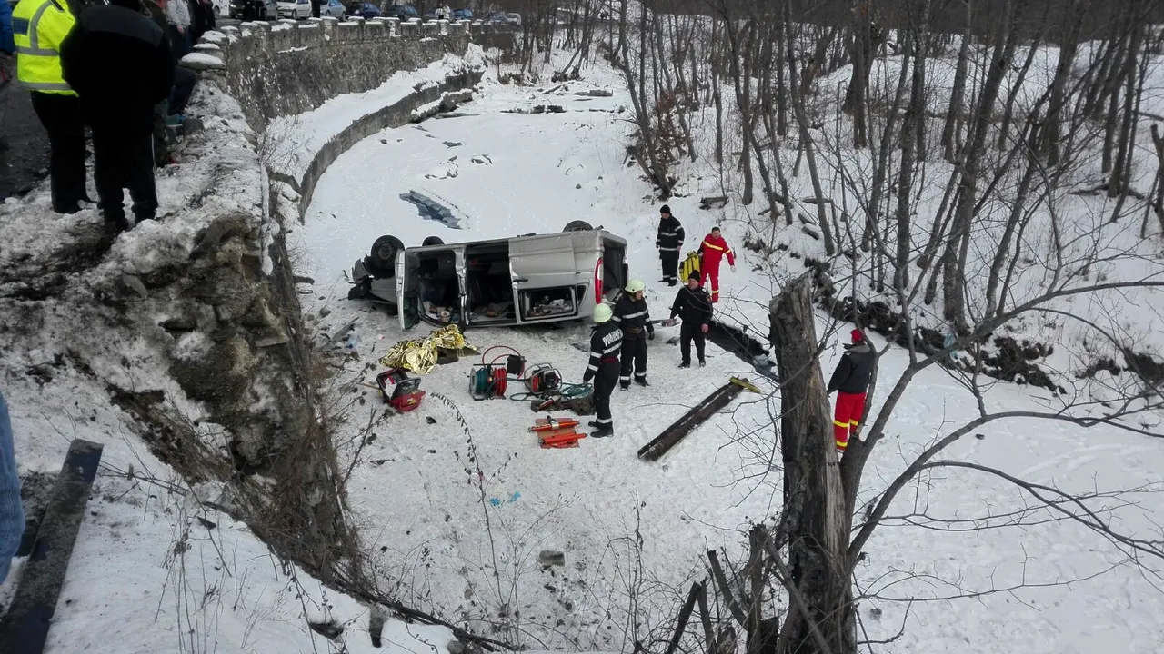 Doi morţi şi patru răniţi într-un accident produs pe DN1 A, în judeţul Prahova
