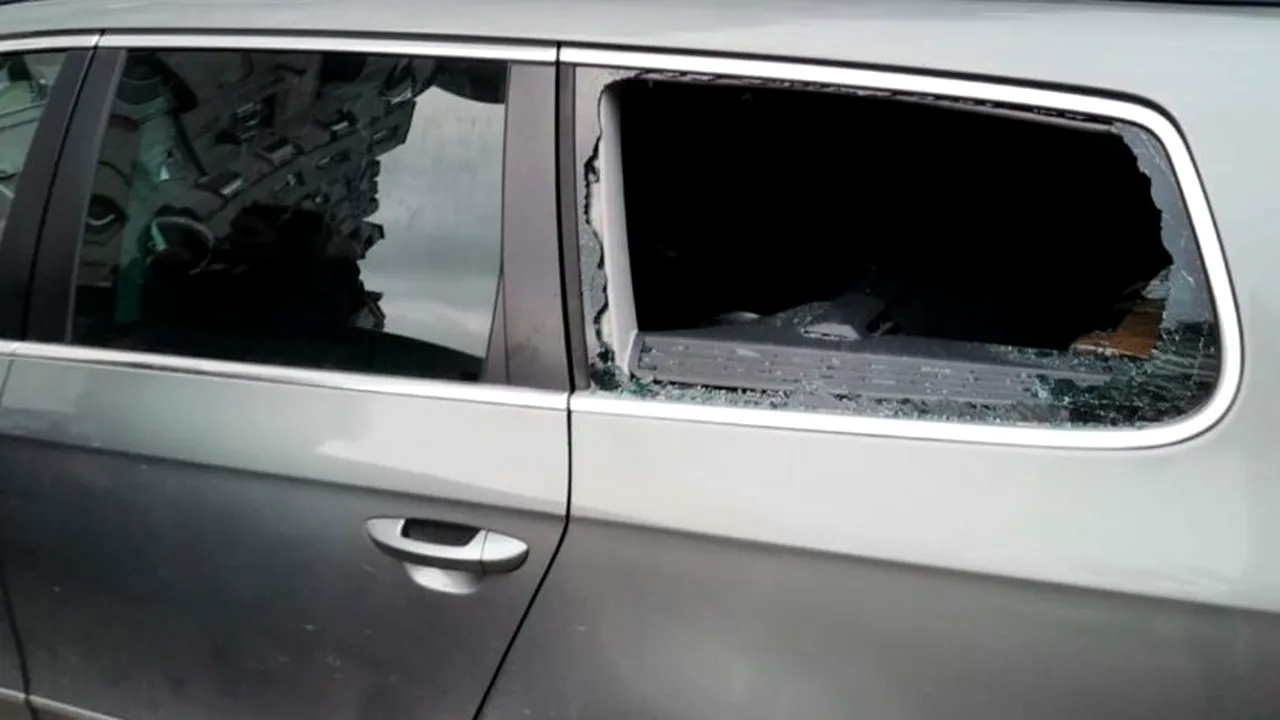 Un copil de 2 ani a rămas blocat într-o mașină, în Botoșani