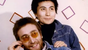 Ucigaşul lui John Lennon, Mark Chapman, i-a cerut scuze lui Yoko Ono