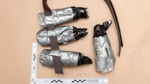 Poliţia britanică a prezentat imagini cu centurile explozive false purtate de atacatorii din Londra