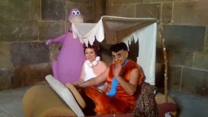 Vezi cum arată fostul primar al Capitalei Viorel Lis costumat în Fred Flintstone