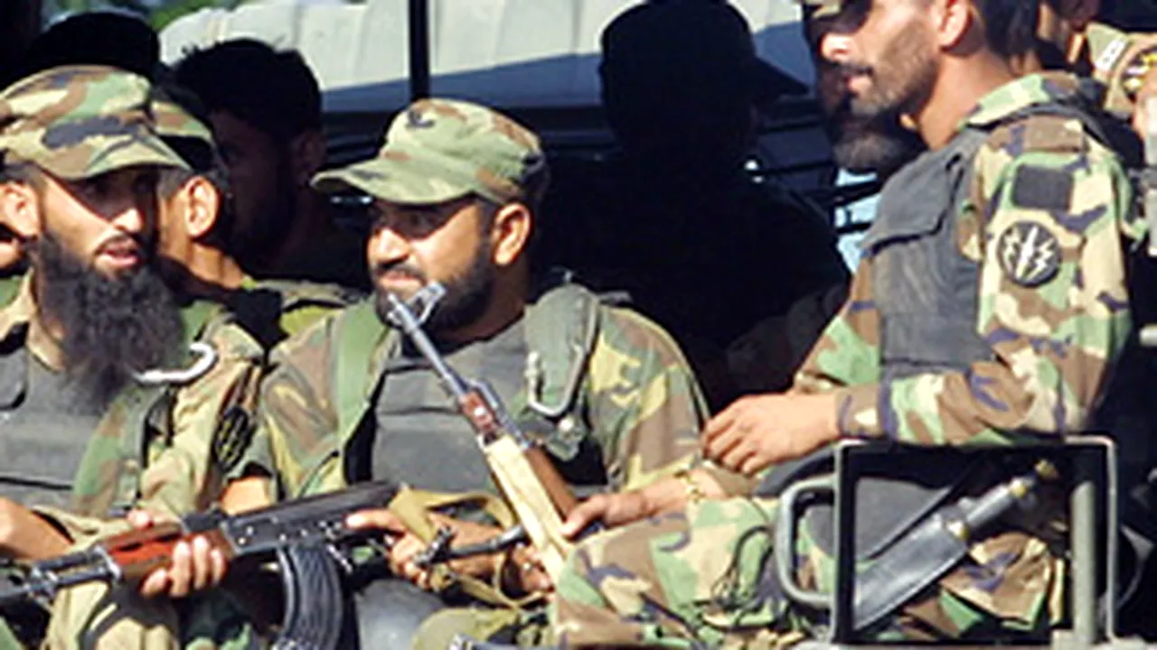 Zeci de militari pakistanezi, dispăruţi în zonele tribale de la graniţa cu Afganistanul