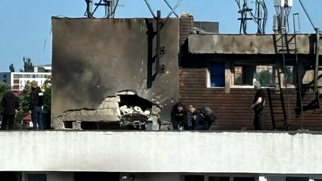 UPDATE: O dronă s-a prăbușit peste un bloc de locuințe în Galați | Consulatul Rusiei de la Constanța va fi închis. Anunțul lui Nicușor Dan | Ambasadorul Rusiei, convocat la MAE | IMAGINI ÎN PREMIERĂ