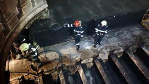 Incendiu într-o biserică din Satu Mare: Mai multe piese valoroase de mobilier, datate între anii 1799-1807, cuprinse de flăcări - FOTO, VIDEO