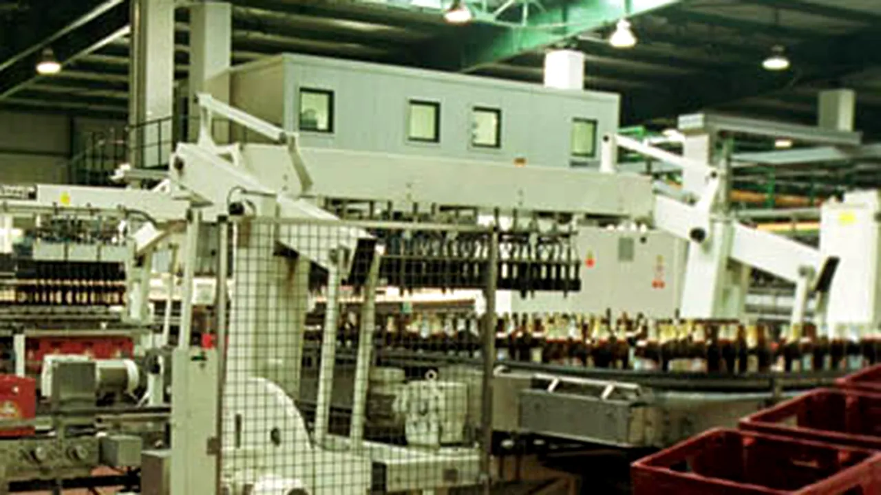 Bere Azuga opreşte producţia, disponibilizează angajaţi şi îşi schimbă obiectul de activitate