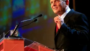 Stolojan: Tăriceanu şi Geoană să nu mai stea pitiţi în spatele 