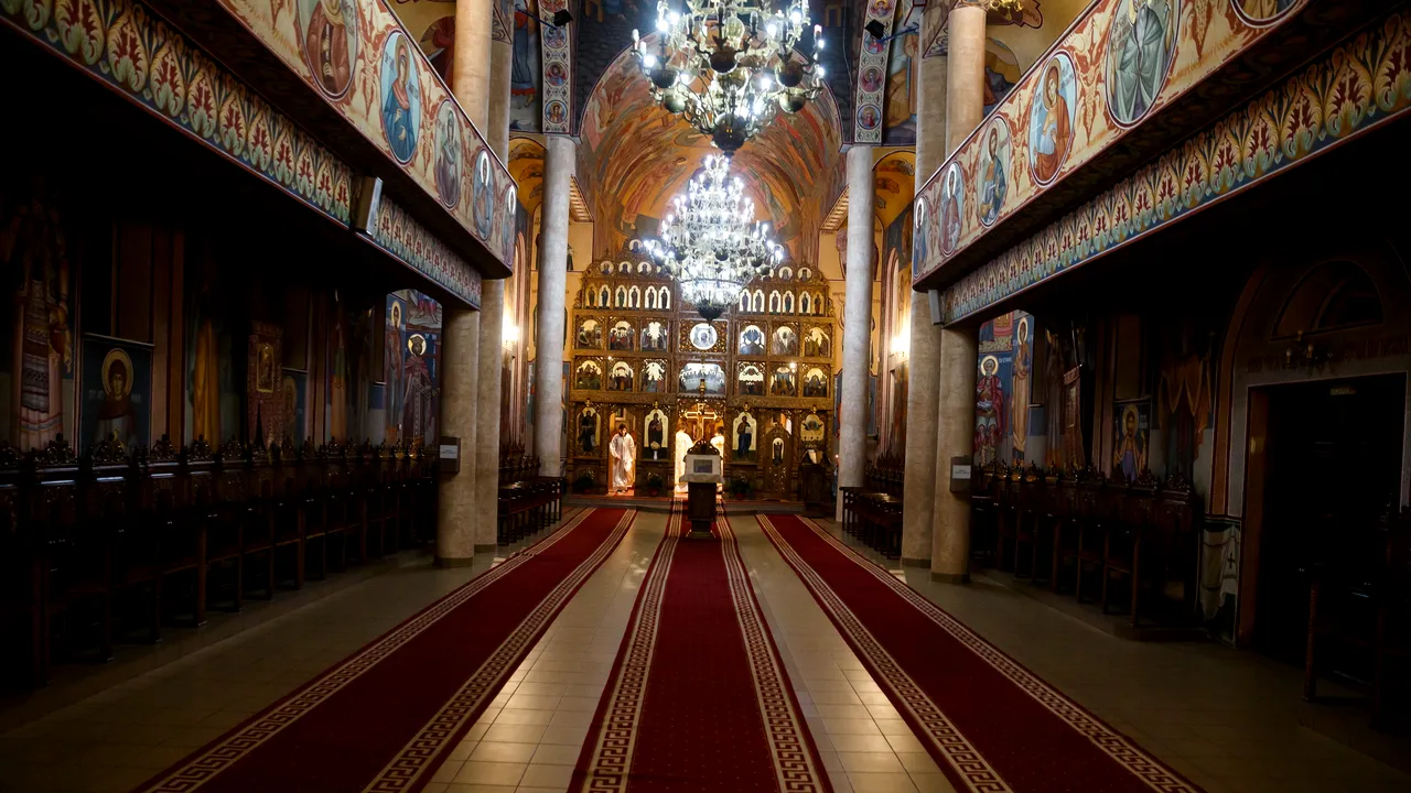 Episcopia Alexandriei: Preotul a fost oprit de la cele sfinte şi suspendat din funcţie 