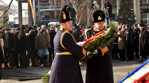 Ceremonie de depunere de coroane la statuia lui Alexandru Ioan Cuza din Bucureşti, cu ocazia împlinirii a 156 de ani de la ''Unirea Mică''