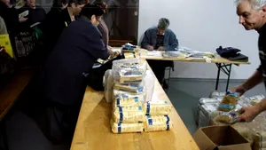 Guvernul a avizat legea asistenţei sociale, care restrânge numărul persoanelor asistate