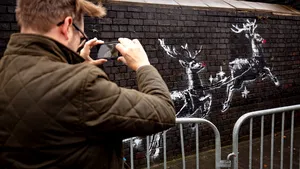 Gestul făcut de Banksy pentru oamenii străzii, după cea mai recentă lucrare de artă dezvăluită la Birmingham