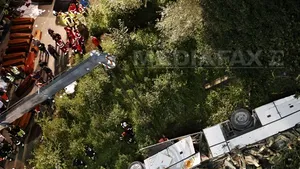 ACCIDENT GRAV în Italia: Cel puţin 39 de morţi, după ce un autocar a plonjat peste un pod - VIDEO, FOTO