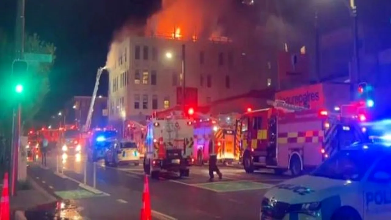 Incendiul devastator de la hostelul din Noua Zeelandă a fost provocat. Zeci de oameni sunt dispăruţi