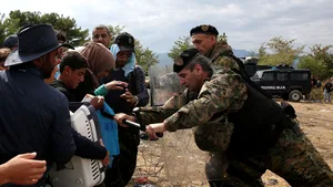 MAE: În Macedonia a fost instaurată stare de necesitate în zonele de graniţă cu Grecia şi Serbia pentru 30 de zile