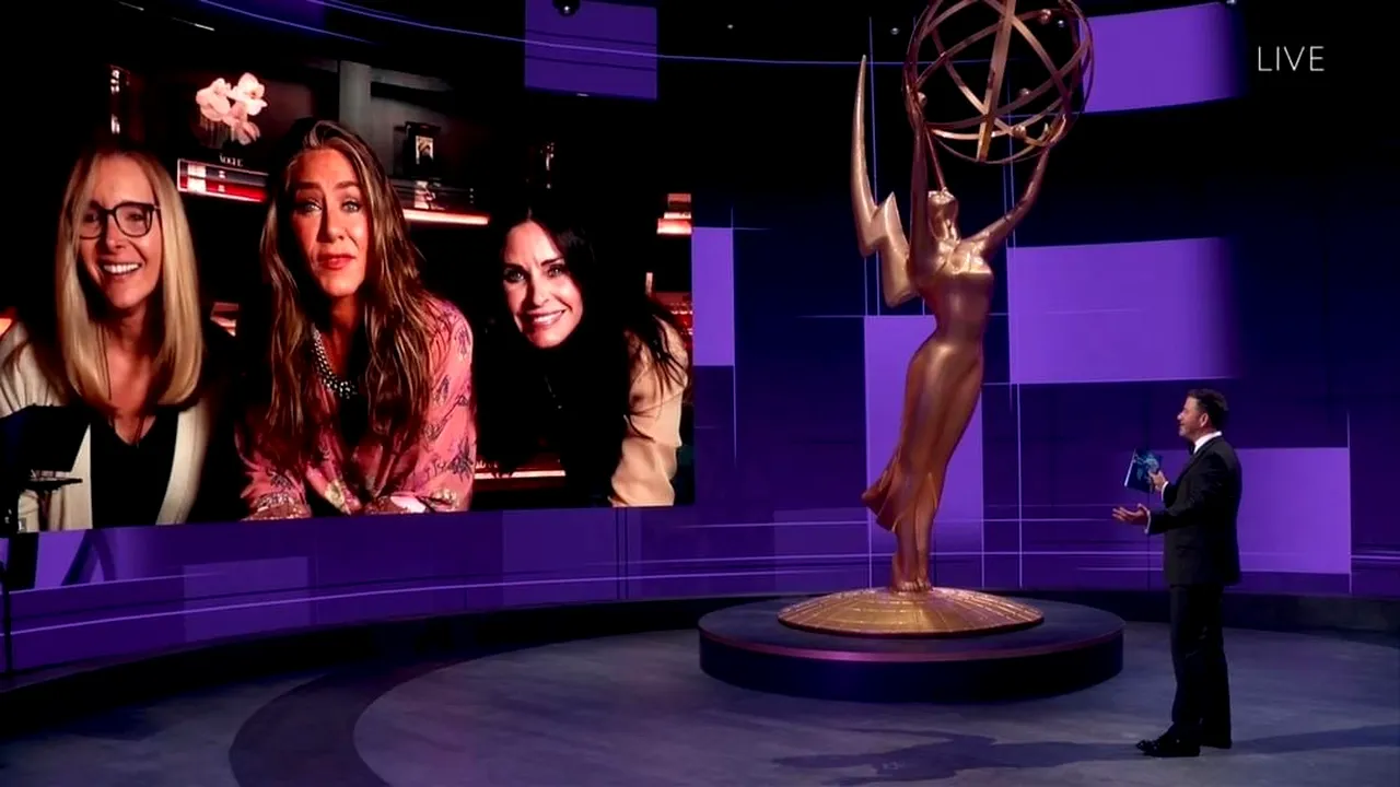 FOTO & VIDEO: Ţinute elegante chiar şi fără covorul roşu la decernarea Premiilor Emmy