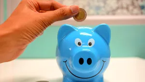 STUDIU. Economisirea regulată a banilor îmbunătăţeşte calitatea somnului. Ce au descoperit cercetătorii