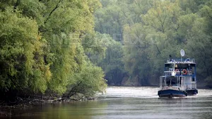 Traficul pe Canalul Sulina al Dunării blocat, în zonă fiind observat un obiect ce seamănă cu o mină 