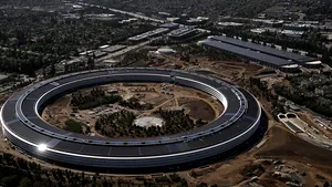 Boom tehnologic: Apple testează cel mai mare campus corporativ din istorie. Exteriorul 