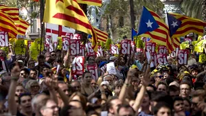 Spania a emis noi mandate europene de arestare pe numele a trei lideri separatişti catalani