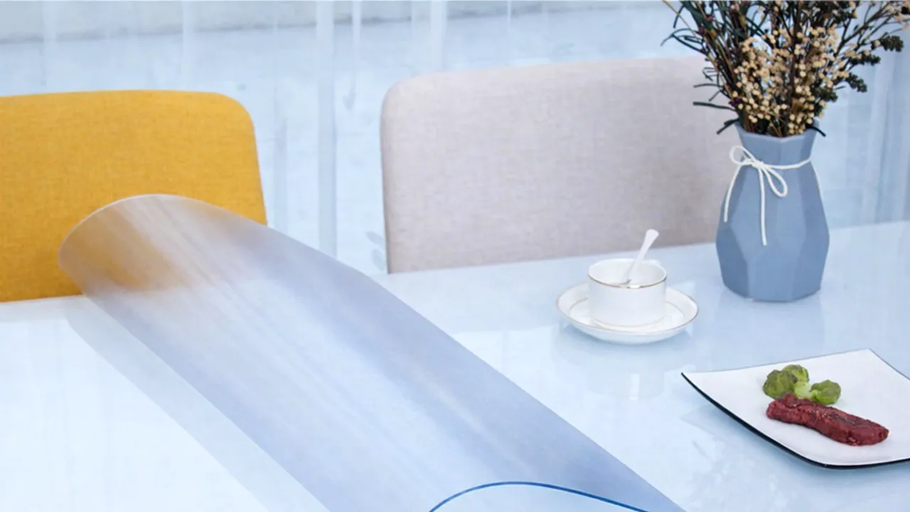 Elveția retrage din magazine o folie PVC transparentă. Substanțele din compoziție pot afecta fertilitatea