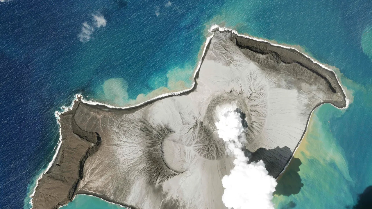 Zboruri trimise pentru a evalua pagubele din Tonga după erupţia vulcanică