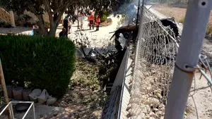 Coliziune între un ELICOPTER şi un avion de mici dimensiuni, într-o zonă turistică din Spania/ Primele imagini