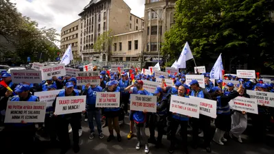 FOTO&VIDEO UPDATE. Protest al sindicaliștilor de la Apele Române în Capitală. Ce nemulțumiri au / Diana Buzoianu: Protestul e organizat de un sindicat care reprezintă 30% din angajaţi
