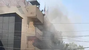 Incendiu la sediul Ambasadei României din Irak. MAE anunţă că o persoană a necesitat îngrijiri medicale | FOTO