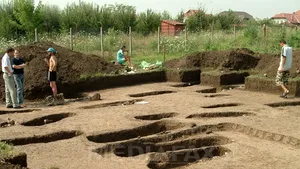 Încă un capitel ionic, descoperit de arheologi la Mangalia. Piesa va fi dusă în Muzeul 
