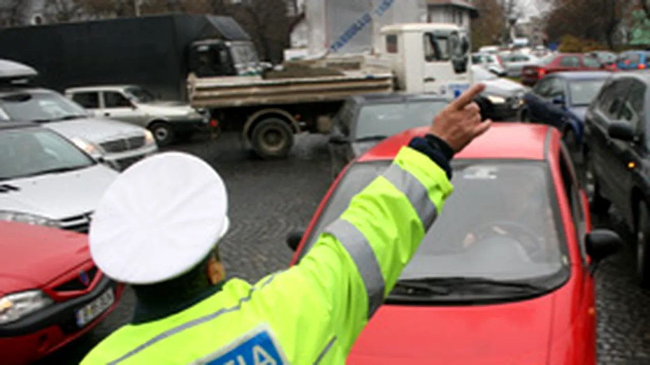 Trafic îngreunat pe mai multe şosele din Capitală din cauza lucrărilor de reparaţii la carosabil