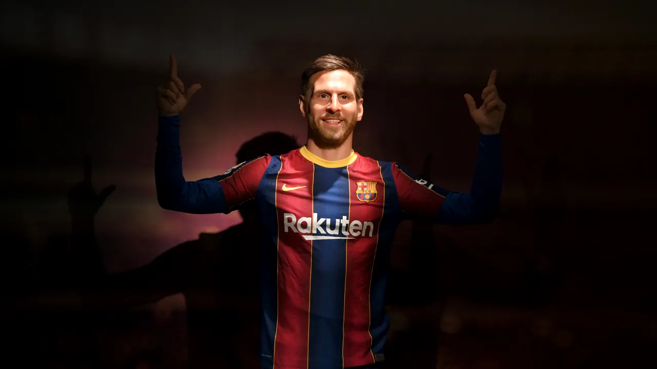 Muzeul din Barcelona a inaugurat noua statuie de ceară dedicată lui Leo Messi. Fanii s-au amuzat pe seama deosebirilor dintre sportiv şi operă