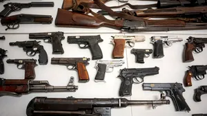 Cercetări în rem în cazul camionului cu armament depistat la Vama Albița. Ce destinație avea transportul