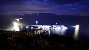 Detalii noi în legatură cu nava eşuată Costa Concordia: Droguri, alcool şi hărţuire sexuală din partea membrilor echipajului
