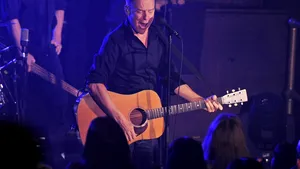 Concertele lunii noiembrie în Capitală: Revenirea lui Bryan Adams şi aniversarea Larei Fabian/ Lista principalelor concerte ale lunii noiembrie în Bucureşti