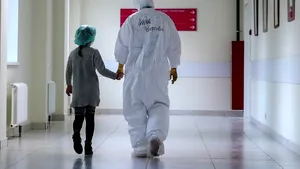 Sindrom inflamator rar descoperit la trei copii din SUA, infectaţi cu COVID-19