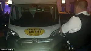 Toate victimele atacului din nordul Londrei de lângă moschee aparţin comunităţii musulmane, anunţă poliţia britanică/ Martor: Şoferul camionetei a strigat 