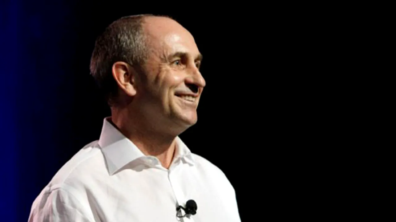 Directorul financiar al Microsoft părăseşte compania, în căutarea unui salt în carieră