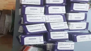 Substanţe dopante cu grad de mare risc. Peste 2.000 de fiole, descoperite de poliţiştii de frontieră din Giurgiu | FOTO