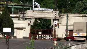 Zece angajaţi de la Uzina Mecanică Sadu, între care şi un fost director, condamnaţi la închisoare cu suspendare