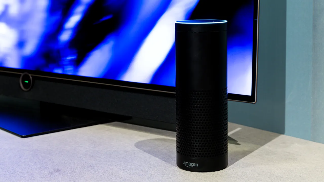 Inteligenţa artificială, „deranjată” de o inexactitate. Alexa intervine în discursul unui director | VIDEO