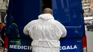 Tragedie în Capitală. Cine era femeia medic găsită spânzurată de unitatea exterioară de aer condiționat