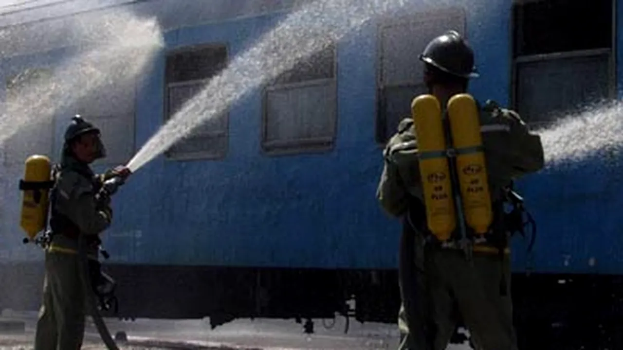Trafic feroviar oprit pe magistrala 200 Deva - Arad, din cauza unui INCENDIU